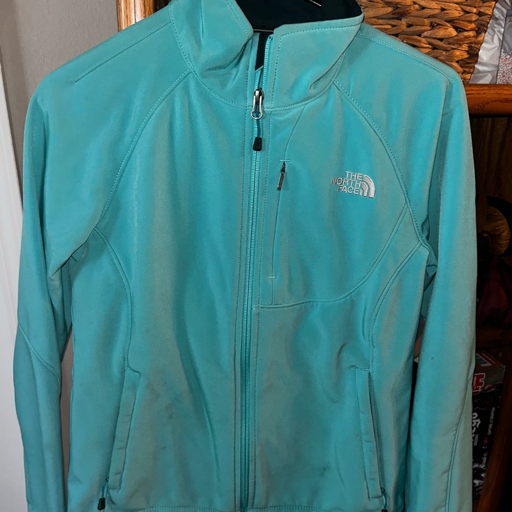 The North Face Blue Soft Shell Jacket Weather-Resistant Performance